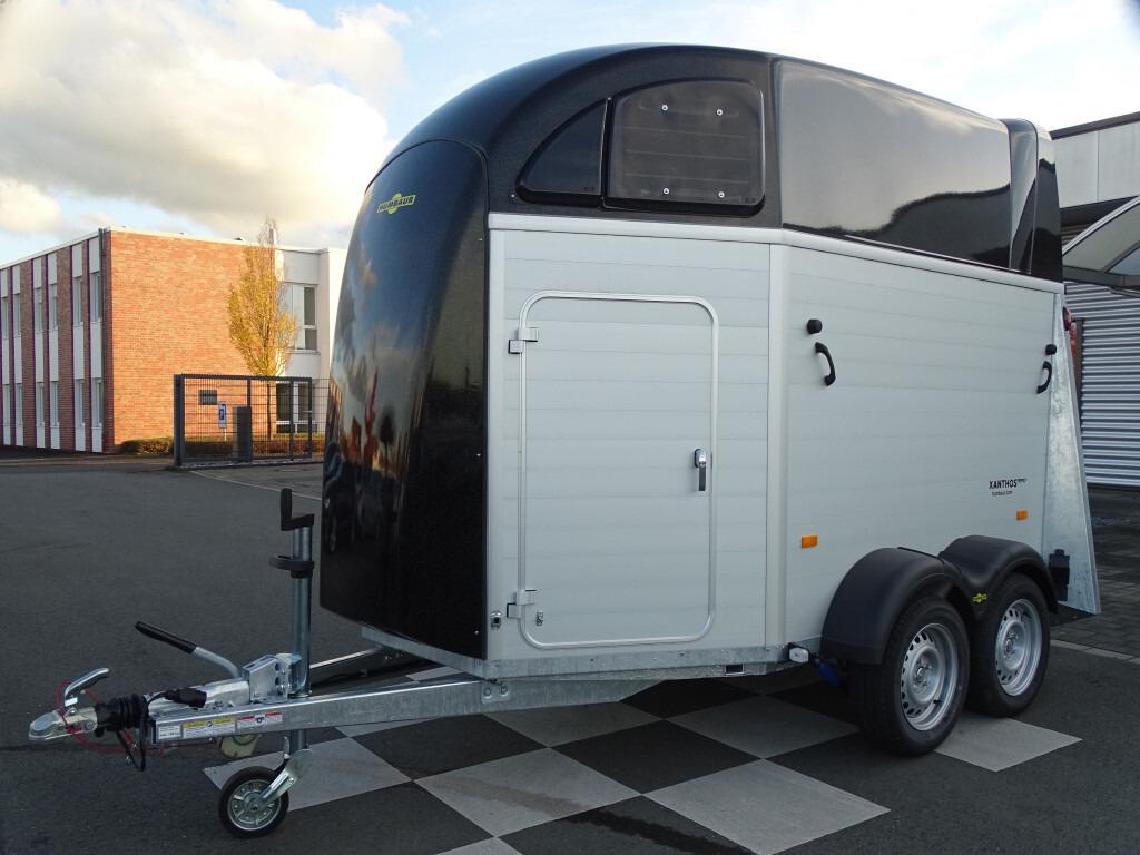 Humbaur Xanthos Aero 2400   Trittschutzmatte   Sattelkammer